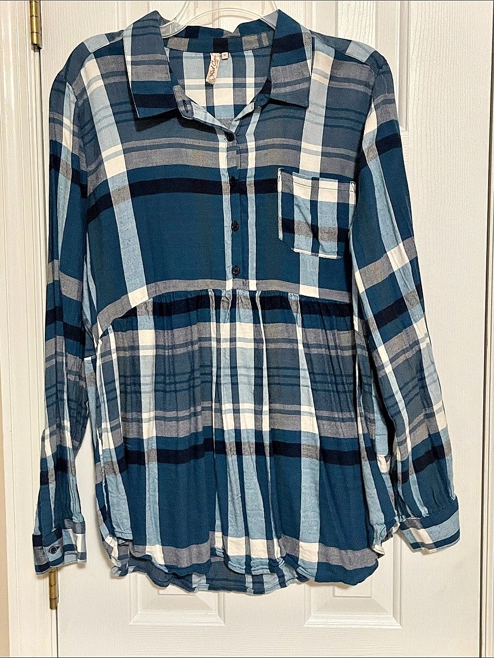 Women's Plaid Button Down Shirt